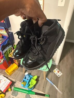 Jordan 11 Gammas Kids Black High-Top Athletic Shoes